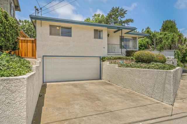 3448 Goldfinch Street, San Diego CA: https://media.crmls.org/mediaz/91f9a19c-cce5-49d3-b3a9-fc0928ad0a50.jpg
