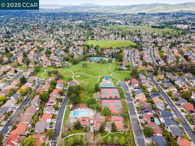 4672 N Larwin Ave, Concord CA: https://media.crmls.org/mediaz/91f9c0bb-67a9-4448-900d-e3b09e14882c.jpg