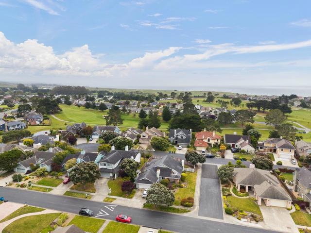 420 Greenbrier Road, Half Moon Bay CA: https://media.crmls.org/mediaz/91f9d781-4138-48af-98be-2ea8e2c81287.jpg