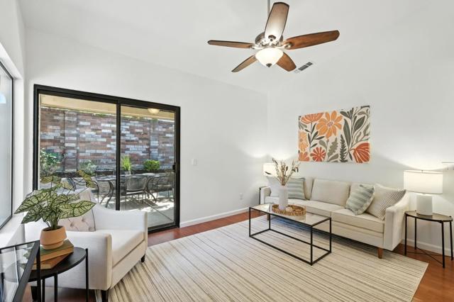 9345 Ivydale Circle, Elk Grove CA: https://media.crmls.org/mediaz/91fa1973-ef2c-41c2-99ff-2cea84f112ad.jpg