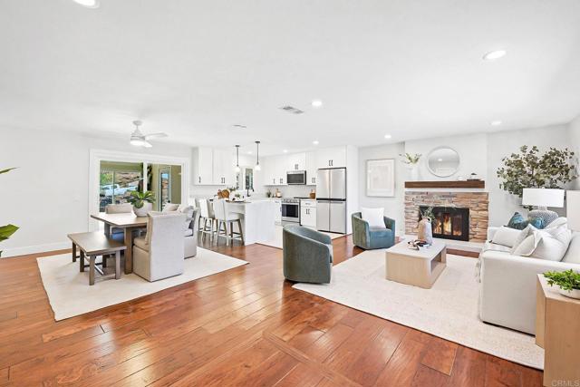 Detail Gallery Image 2 of 31 For 406 Borden Cir, San Marcos,  CA 92069 - 3 Beds | 2 Baths