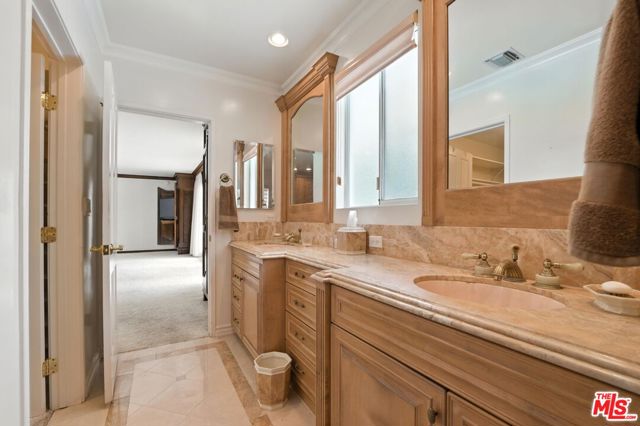 Drew Fenton | 16560 Park Lane Circle Los Angeles CA | MLS: 7286867