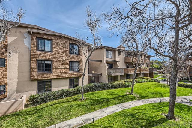 8870 Villa La Jolla Dr, La Jolla CA: https://media.crmls.org/mediaz/91fa5a4e-c8dd-4938-848b-3147582c4f8e.jpg