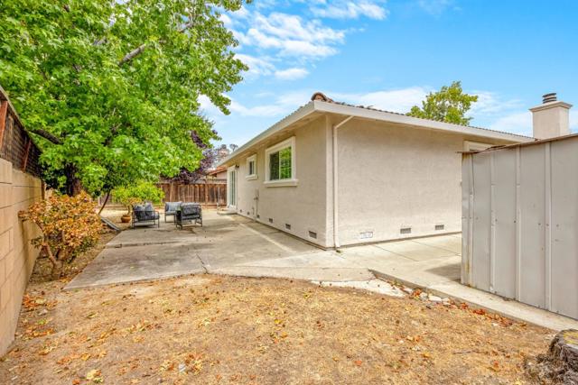 6084 Amador Place, Newark CA: https://media.crmls.org/mediaz/91faff95-b896-4146-9ccc-5c48bb3102bc.jpg