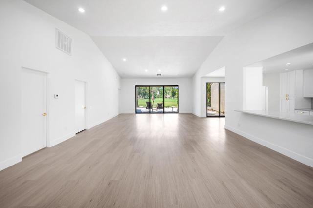 10403 Sunningdale Drive, Rancho Mirage CA: https://media.crmls.org/mediaz/91fb1a9b-0102-484f-88d1-7bec42c75df3.jpg