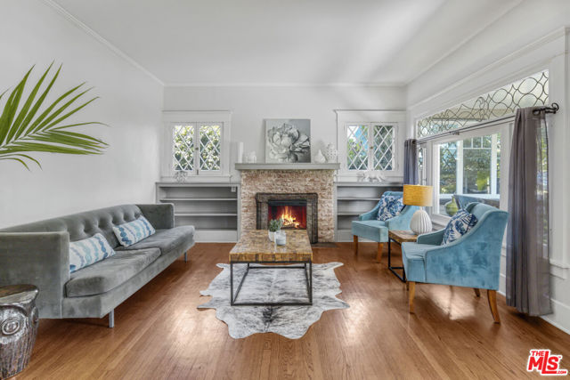 991 Palm Terrace, Pasadena CA: https://media.crmls.org/mediaz/91fc6ac2-fcfc-46fb-ada8-7be9753c7a37.jpg