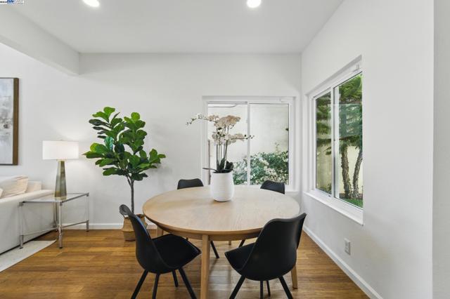 35864 Killorglin Cmn, Fremont CA: https://media.crmls.org/mediaz/91fc8520-b070-478c-a8b0-c68f60f5dc35.jpg