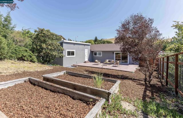 3608 VICTOR ST., Pinole CA: https://media.crmls.org/mediaz/91fca4cf-c737-41c4-adf2-4e444b0a0feb.jpg