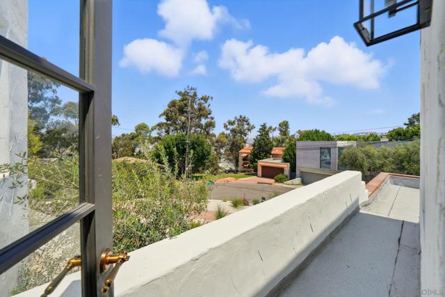 4388 HAWK STREET, San Diego CA: https://media.crmls.org/mediaz/91fce9c7-1353-4b24-9b03-6295fb98ed19.jpg