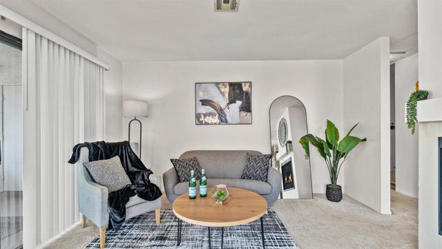 Detail Gallery Image 4 of 41 For 10684 Dabney Dr #106,  San Diego,  CA 92126 - 2 Beds | 2 Baths