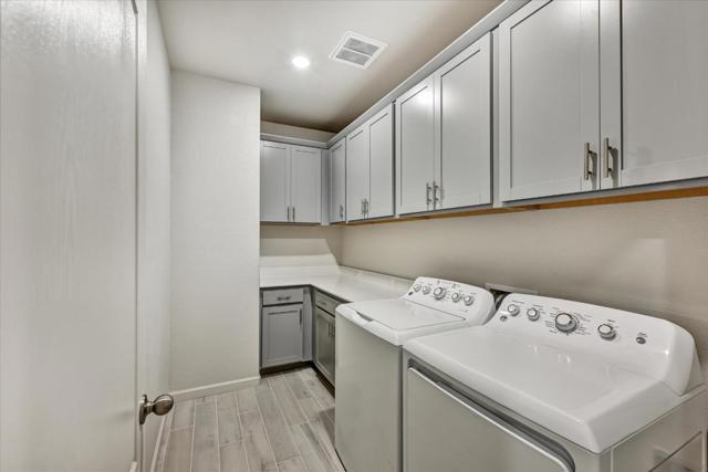 701 Pahl Court, Lincoln CA: https://media.crmls.org/mediaz/91fdcec3-44b6-4123-94d5-71c10df5c513.jpg