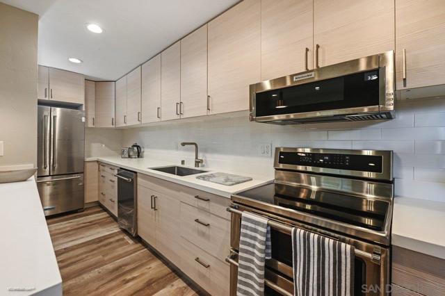 Image 4 of 37 For 6611 Lago Corte