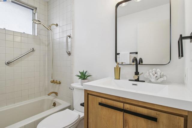 16045 Via Cordoba, San Lorenzo CA: https://media.crmls.org/mediaz/91fe49e1-5b16-439f-ade8-439374b3d8d7.jpg