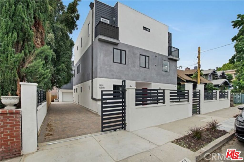 1957 Vista Del Mar Street #1/2