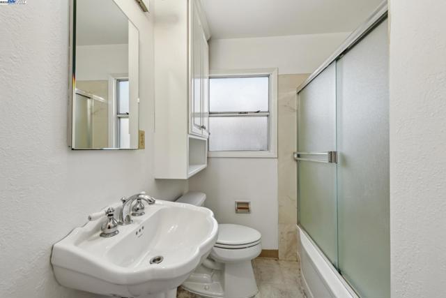 21032 Baker Rd, Castro Valley CA: https://media.crmls.org/mediaz/91fef29b-aa97-4469-8be6-29150a9d27c8.jpg