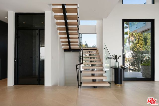 2180 Stradella Road, Los Angeles CA: https://media.crmls.org/mediaz/91ff31dc-537a-4c0a-bcb5-db5871c12fbe.jpg