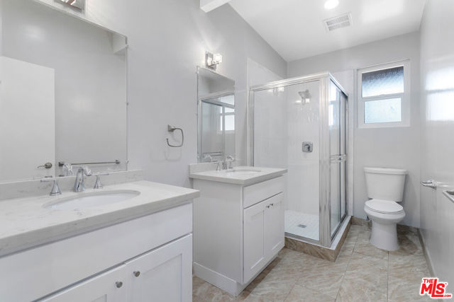 210 Lucia Avenue, Redondo Beach, California 90277, ,Residential Income,For Sale,Lucia,25560479