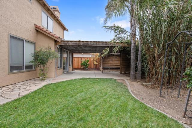 1258 De Cunha Court, Salinas CA: https://media.crmls.org/mediaz/91ffd634-7f44-496d-b517-6851ddeacfe7.jpg