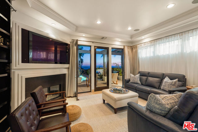 30532 MORNING VIEW Drive, Malibu CA: https://media.crmls.org/mediaz/91fff4c8-fbd2-47c8-8a1b-5fdedaf7034e.jpg