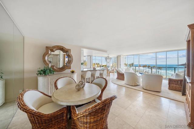 1780 Avenida Del Mundo, Coronado CA: https://media.crmls.org/mediaz/92009e5a-45f4-4234-84b1-c4c728a2f67f.jpg