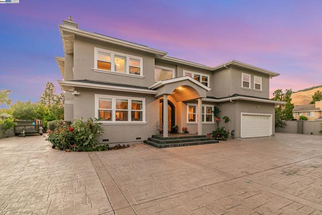 190 Pickering Ave, Fremont CA: https://media.crmls.org/mediaz/9200dcd7-817a-40ff-9da6-9129f5a20899.jpg