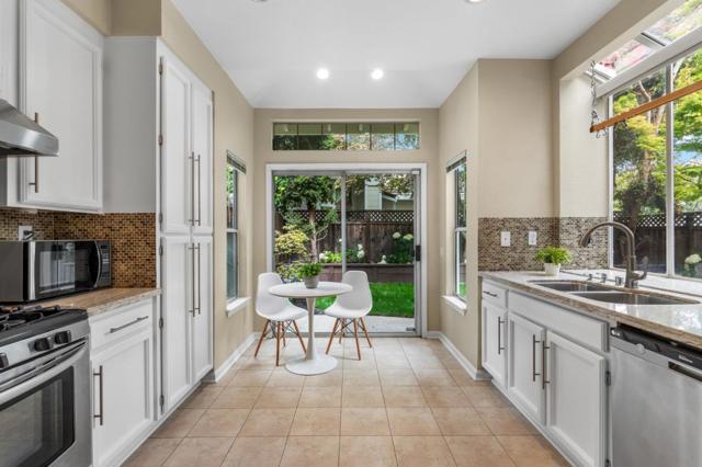 34458 Calgary Terrace, Fremont CA: https://media.crmls.org/mediaz/92010b2f-8c41-44ad-993d-179bcfa57c07.jpg