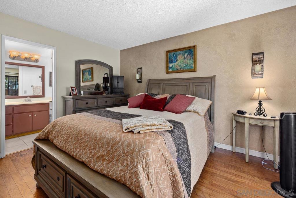 MLS #250034854SD img 22