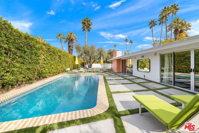 1155 E Mesquite Avenue, Palm Springs CA: https://media.crmls.org/mediaz/92015ad0-f656-4790-a82d-8039c4e96b7b.jpg