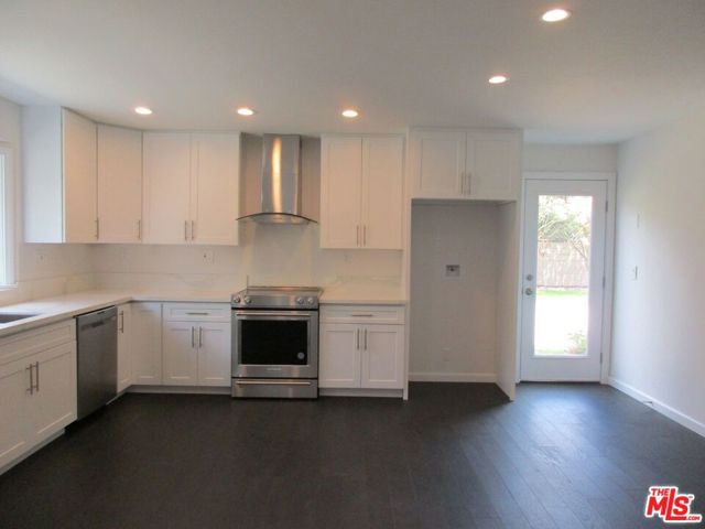 28436 Lomo Drive, Rancho Palos Verdes CA: https://media.crmls.org/mediaz/9202069b-27fe-44f0-90bc-9821910250ef.jpg