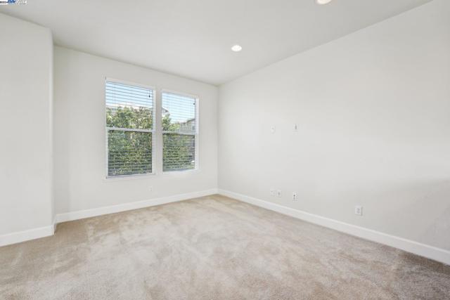 Image 9 of 45 For 23320 Wilmot Cir