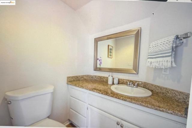 4907 Ridgeview Drive, Antioch CA: https://media.crmls.org/mediaz/9202f77f-7f34-4e92-b503-4c27206e7999.jpg