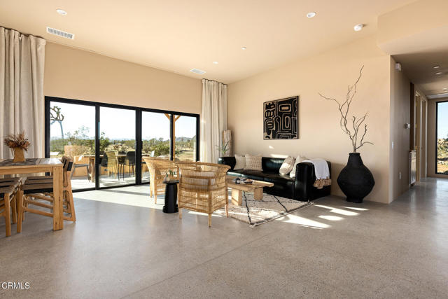 60679 Trentwood Drive, Joshua Tree CA: https://media.crmls.org/mediaz/92031962-dca0-4372-bdc4-6b296d704280.jpg