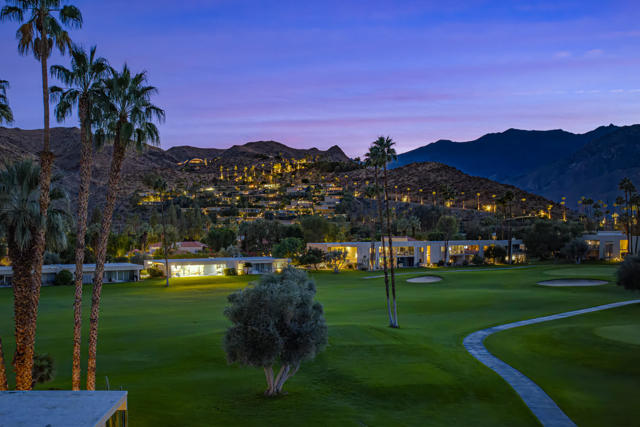 399 Desert Lakes Drive, Palm Springs CA: https://media.crmls.org/mediaz/9203b53b-9a40-4e48-bc09-a6cc1af036b3.jpg