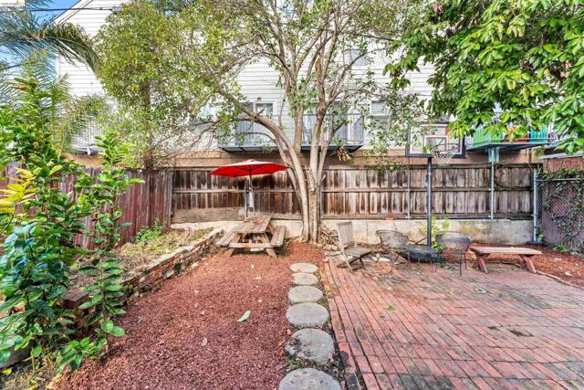 Image 11 of 14 For 6504 Bancroft Ave