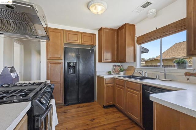 3474 Camino Diablo, Byron CA: https://media.crmls.org/mediaz/92045528-25c2-468b-8165-e04c5ff59285.jpg