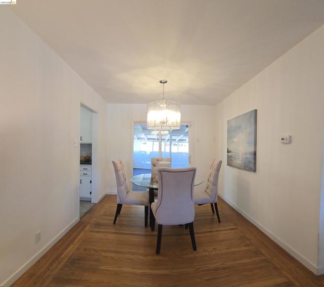 1142 Oakwood Ave, Vallejo CA: https://media.crmls.org/mediaz/9204b3f8-0743-4431-8196-79af1ad812eb.jpg