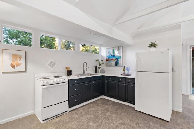 1019 Los Trancos Road, Portola Valley CA: https://media.crmls.org/mediaz/9204c50a-10e3-4950-9a0a-51218a8e9d5e.jpg