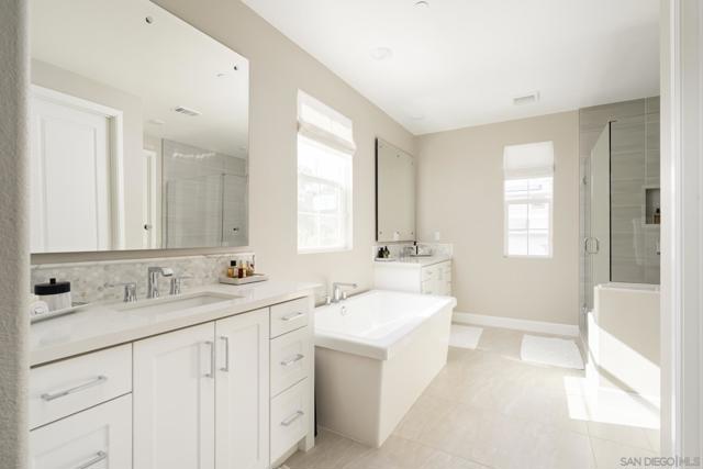 17582 Boca Raton Ln, Poway CA: https://media.crmls.org/mediaz/9204c758-8982-426c-a4a9-d6c6c3a157b3.jpg
