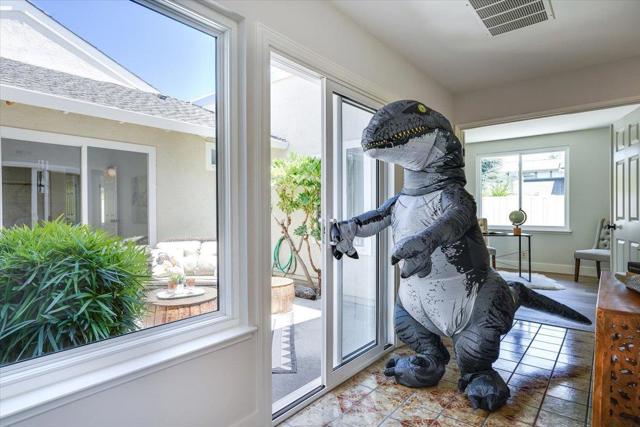 505 Drake Court, Foster City CA: https://media.crmls.org/mediaz/92050a5a-41d3-4458-baaf-326580130c69.jpg