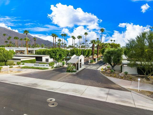 1150 E Palm Canyon Drive, Palm Springs CA: https://media.crmls.org/mediaz/92051bac-d5f9-4fc7-a82c-fc02b3f32e54.jpg