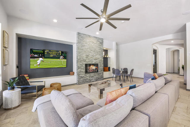 81107 Carefree Drive, Indio CA: https://media.crmls.org/mediaz/92052732-a651-452c-8150-30cc569a5ef5.jpg