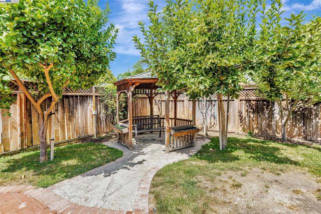 903 Lanewood Dr, San Jose CA: https://media.crmls.org/mediaz/9205839d-347f-4ea0-afce-cb05a420d4fc.jpg