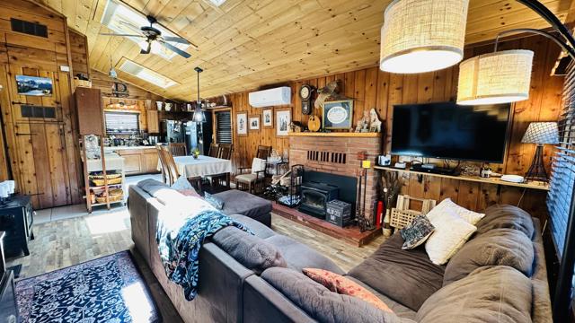 53545 Tollgate, Idyllwild CA: https://media.crmls.org/mediaz/9206ef0a-366a-42d9-9189-f5add65b07a5.jpg