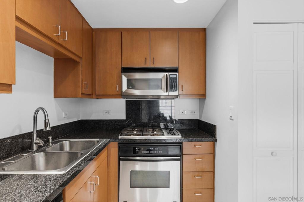 550 15th St - photo 17