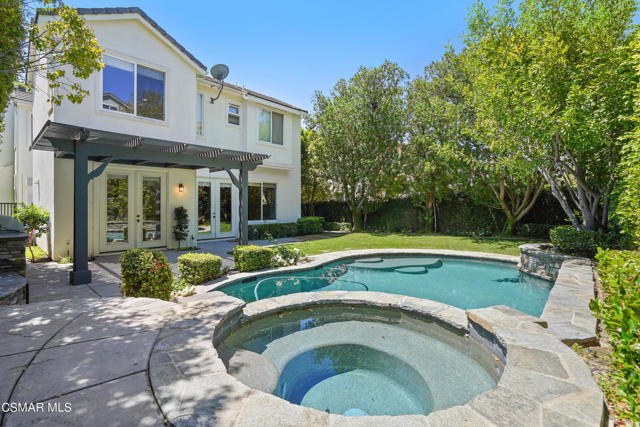 6077 Mandeville Place, Oak Park CA: https://media.crmls.org/mediaz/92070d21-a2fe-4ca9-9cfe-52dd38c3127e.jpg