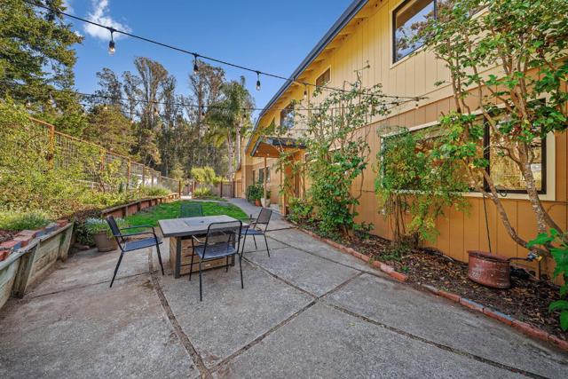 175 Merry Lane, Aptos CA: https://media.crmls.org/mediaz/92070f16-676b-45aa-8e09-87716e71ccfe.jpg