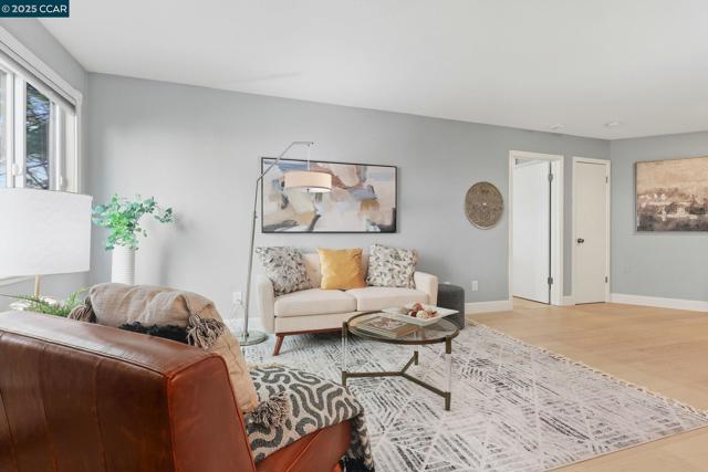 1700 Gough St, San Francisco CA: https://media.crmls.org/mediaz/9207584e-8d11-4744-9e63-035f37de39b7.jpg