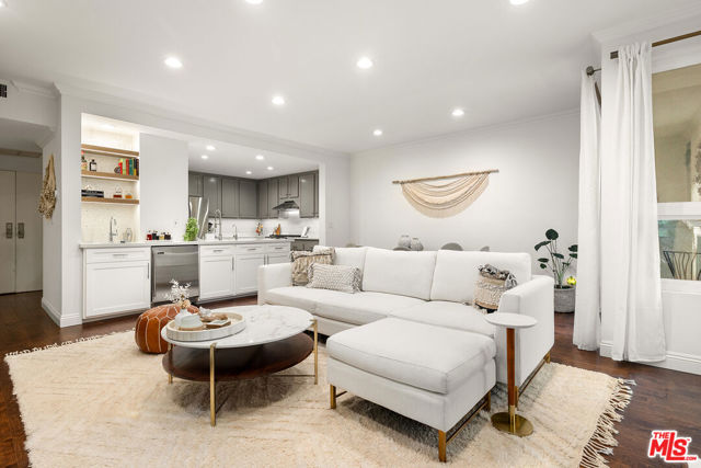 Drew Fenton | 12115 San Vicente Boulevard Los Angeles CA | MLS: 7175742