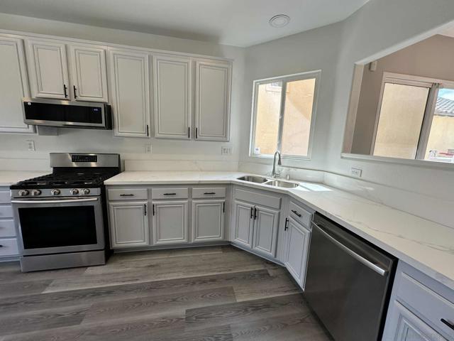 Image 11 of 19 For 1726 Pember Ave