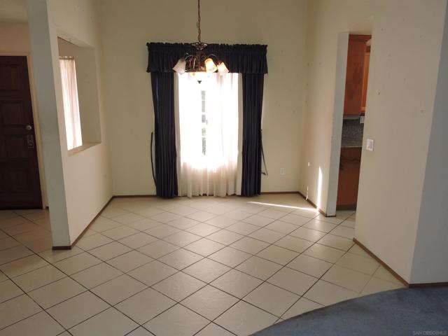3164 W Fox Run Way, San Diego CA: https://media.crmls.org/mediaz/92082be8-042b-4392-9155-7945a923de7b.jpg